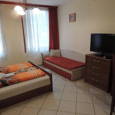 Appartement Marcell Apartman *