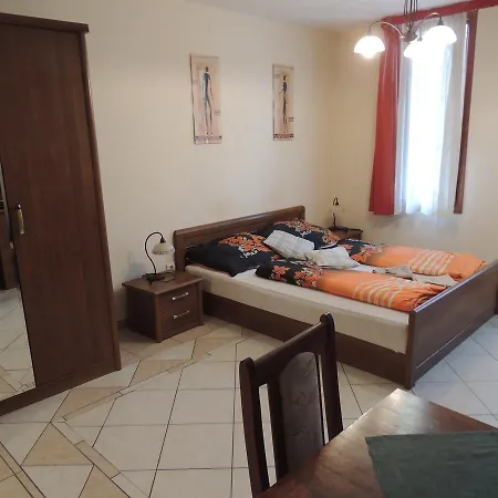 Appartement Marcell Apartman *